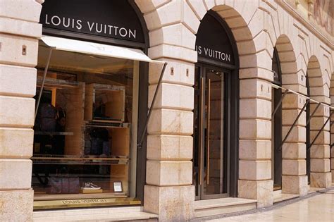 origen de louis vuitton|barcelona louis vuitton outlet.